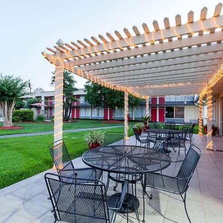מלון Ramada By Wyndham ניו איבריה מראה חיצוני תמונה