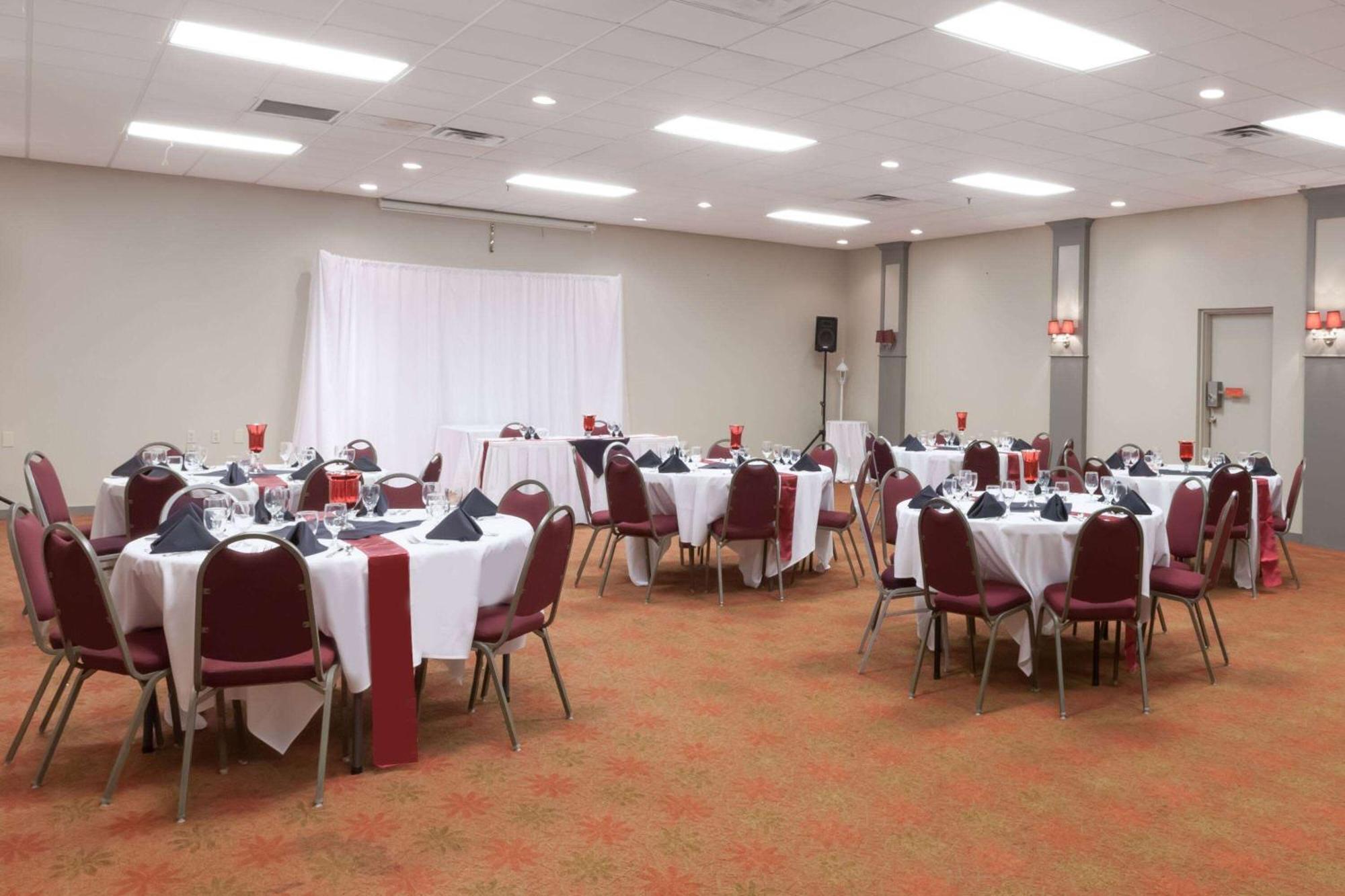 מלון Ramada By Wyndham ניו איבריה מראה חיצוני תמונה
