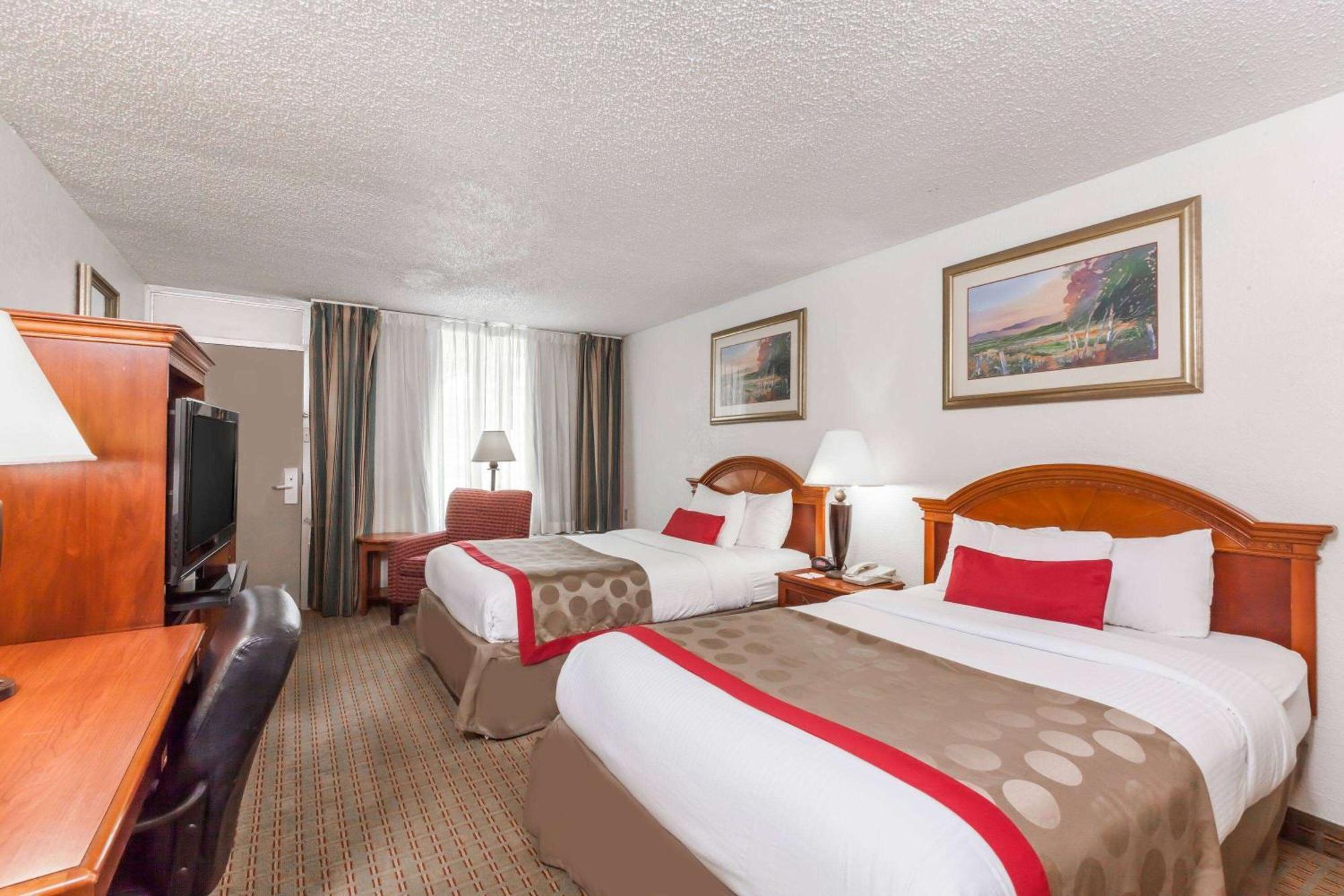 מלון Ramada By Wyndham ניו איבריה מראה חיצוני תמונה